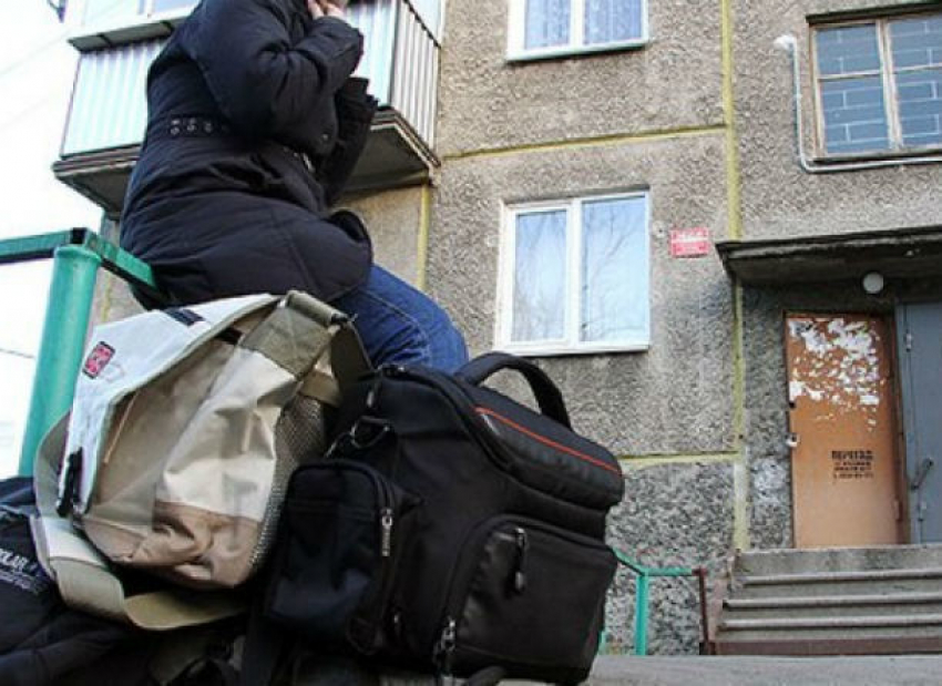 Задолжавший банку мужчина остался без дома и земли в Ростовской области