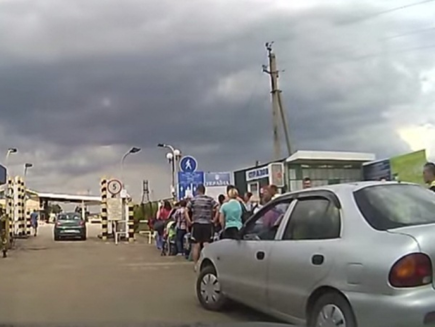 За две недели в Ростовскую область прибыли более 109 тысяч жителей Украины. Видео