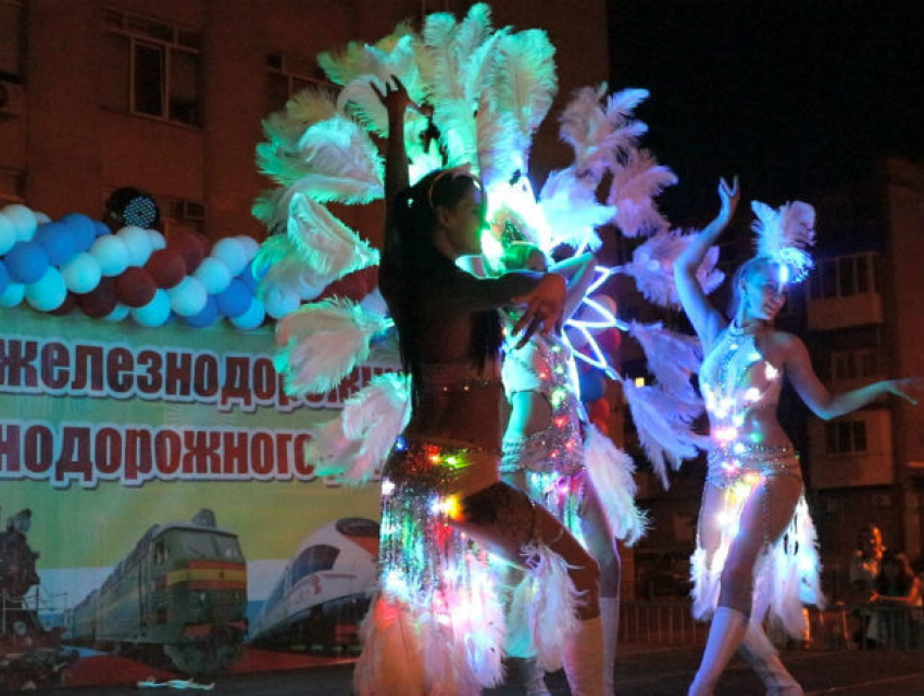Потрясающе ярко отпраздновали ростовчане День железнодорожника на «Соколе»