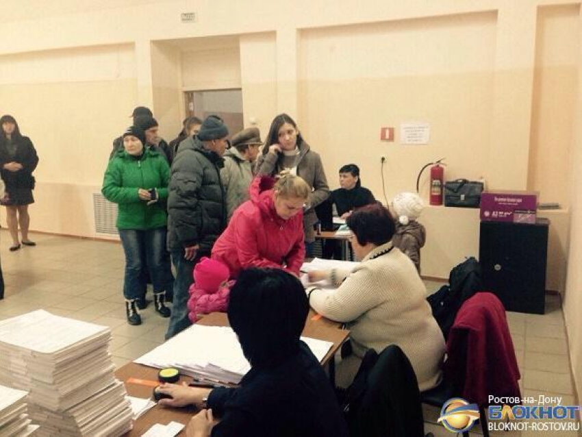 В Ростовской области на выборах глав и депутатов ДНР и ЛНР явка избирателей составила  почти 70 % 