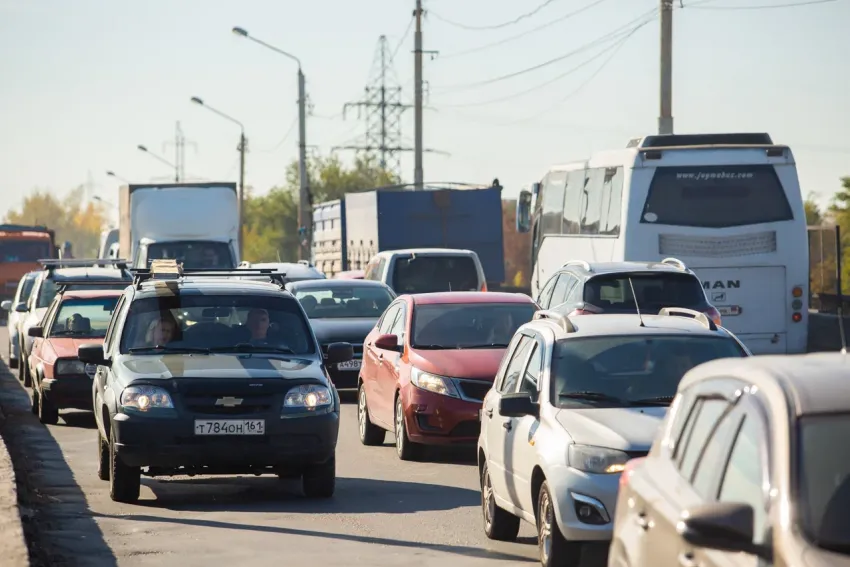 В Ростове на проспекте Стачки в автобусе пострадала женщина