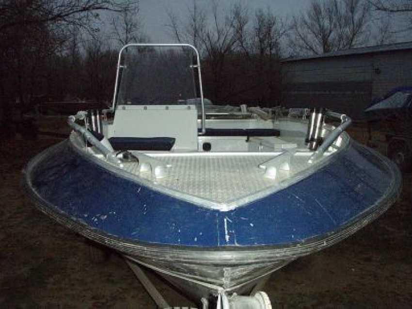 У ростовчанина с помощью грузовика угнали катер