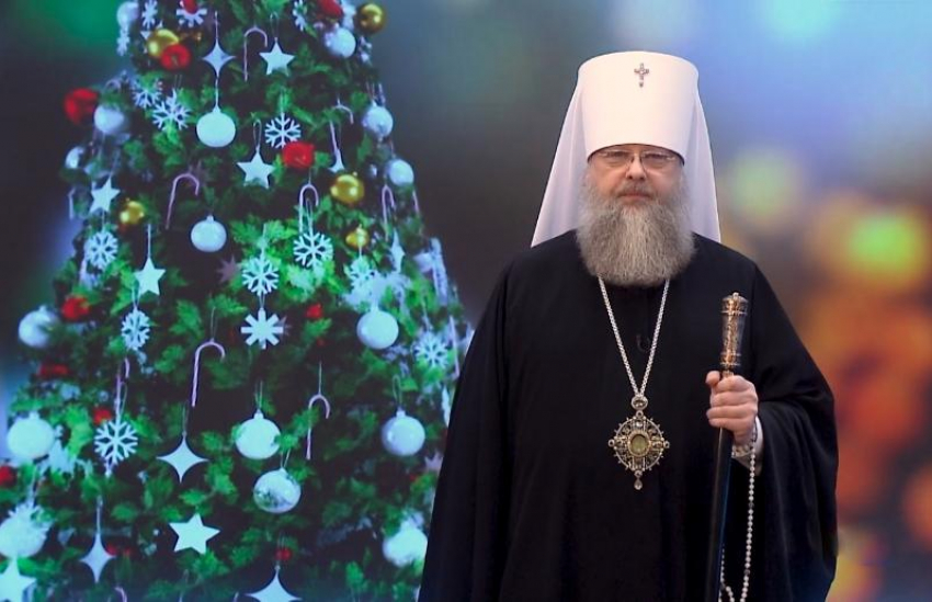 Ростовский митрополит Меркурий признался, что крестится под бой курантов