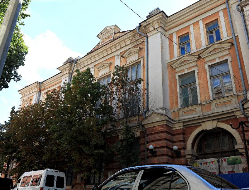 Жители Ростова подписывают петицию за реконструкцию здания музыкальной комедии