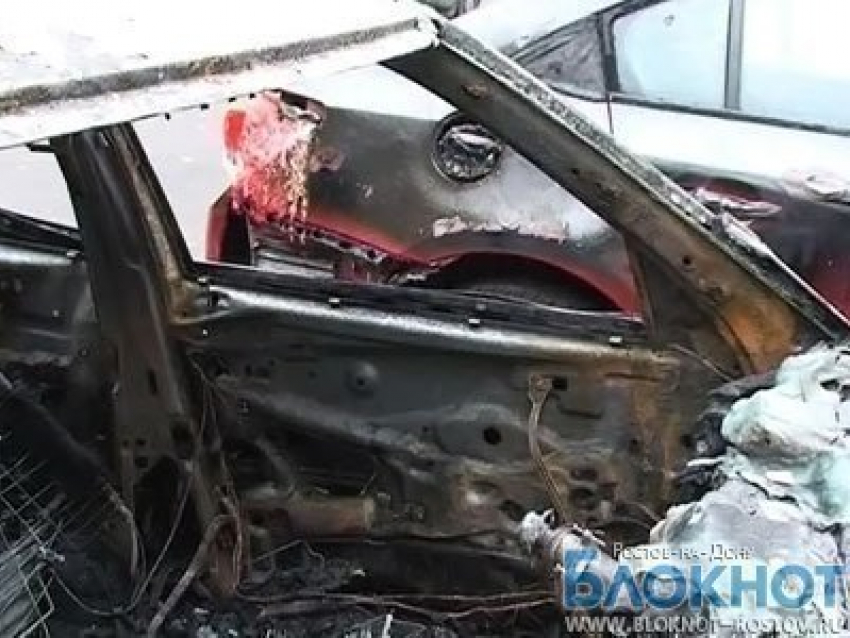 В Ростове хулиганы спалили автомобили Lexus, Toyota и ВАЗ 2114 