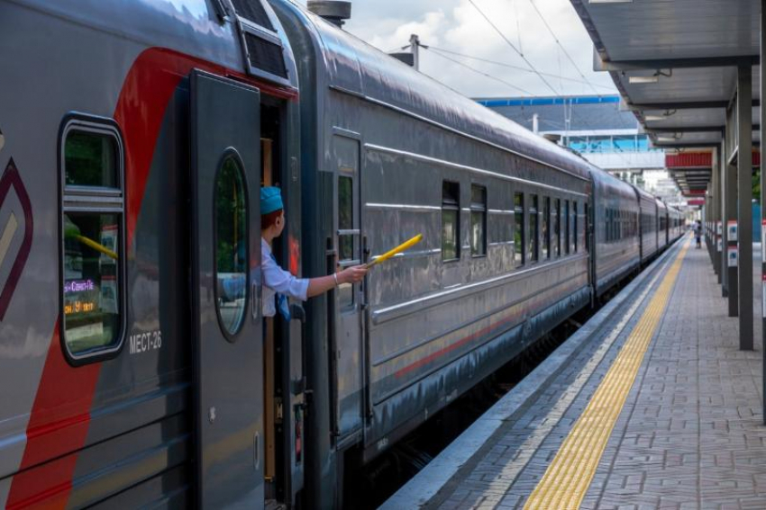 Ко Дню защитника Отечества из Ростова пустят дополнительные поезда на курорты