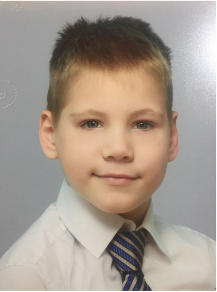 Светловолосый мальчик со шрамом над бровью пропал в Ростове