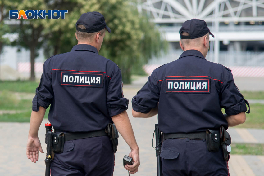 Двух полицейских в Ростовской области задержали после получения взятки
