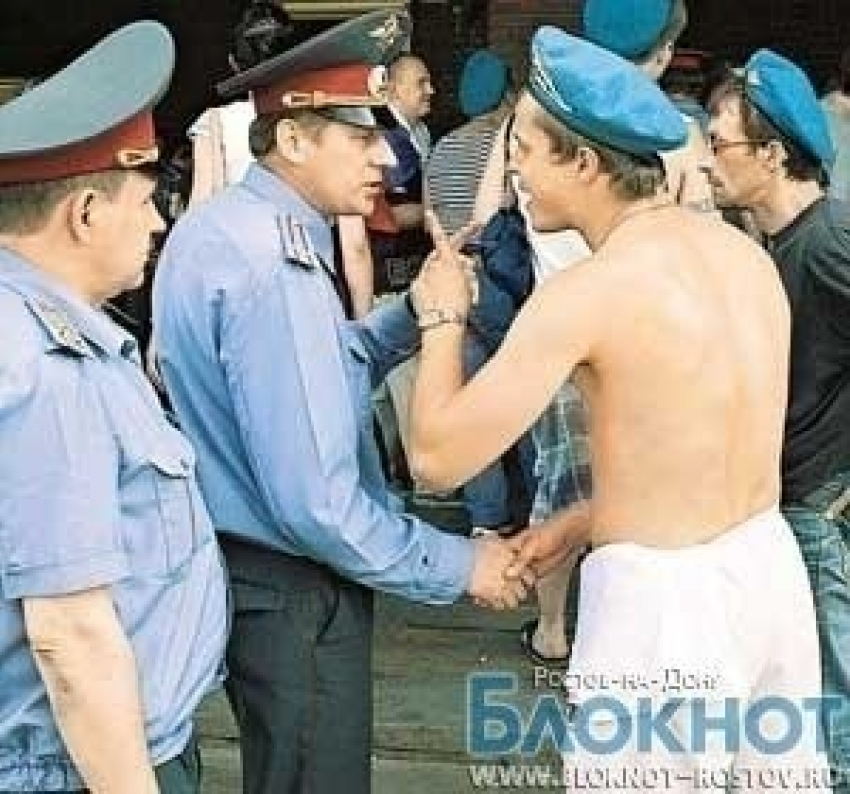 Ростовчанина осудили за избиение полицейского в День ВДВ