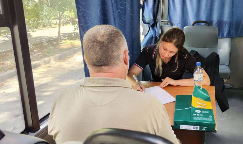 В зоне ЧС в Ростове после атаки БПЛА работает мобильная приемная полиции