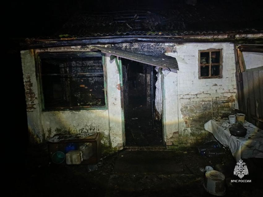 Пожар унес жизни двух человек в Морозовском районе