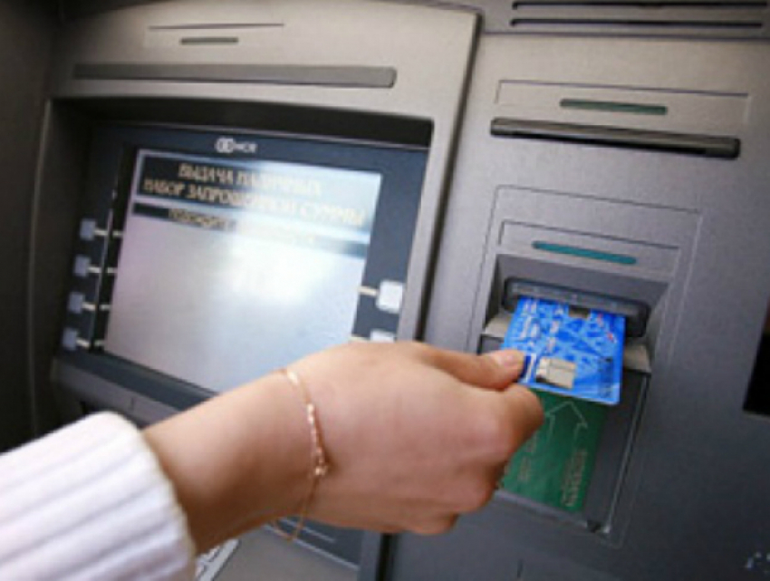 Рецидивистка похитила банковскую карту жительницы Ростова и сняла с нее все деньги