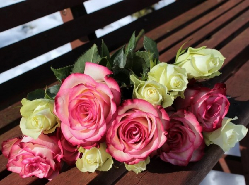 Житель Батайска украл для любимой женщины букет роз и попался в руки полиции
