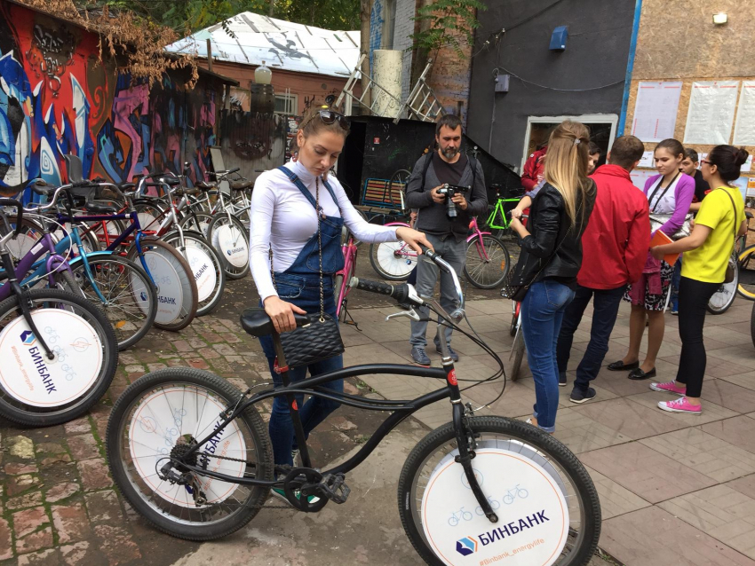 "БИНБАНК» устроил велоэкскурсию в Ростове 