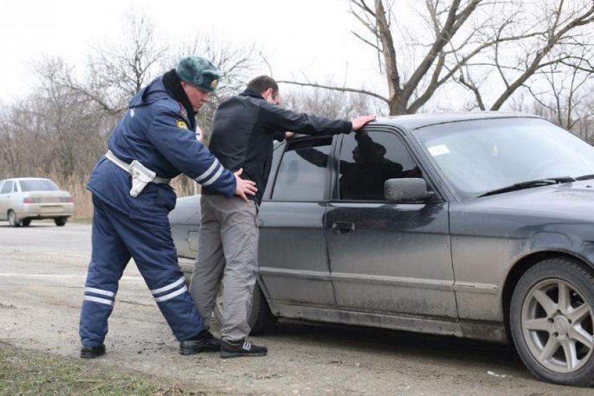 В Ростове мужчина угнал иномарку у своего друга