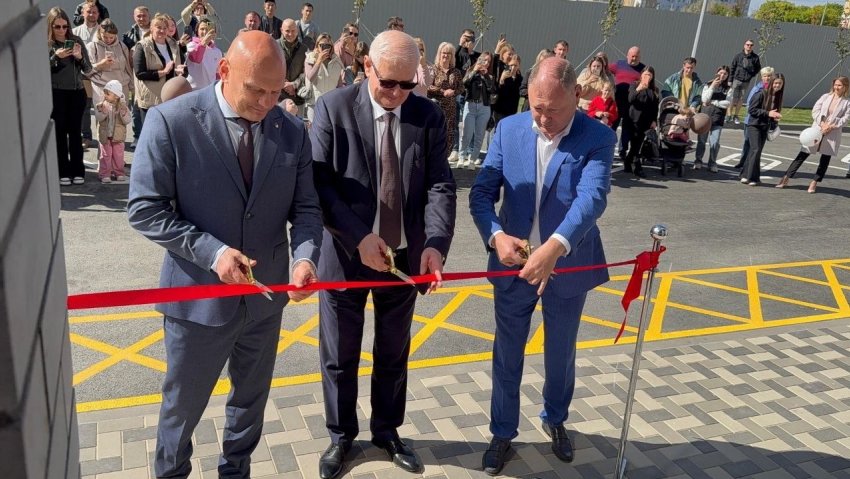 В Батайске открыт новый жилой дом и сквер имени Поликарпа Половинко