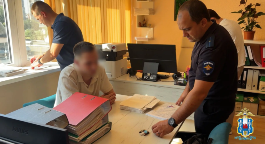 На Дону задержали еще четырех подозреваемых в вымогательстве денег у предпринимателей по делу лжеревизоров
