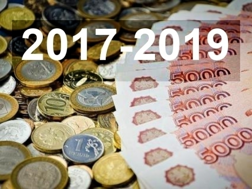 Принятый трехлетний бюджет Ростовской области перестанет быть дефицитным только к 2019-му году
