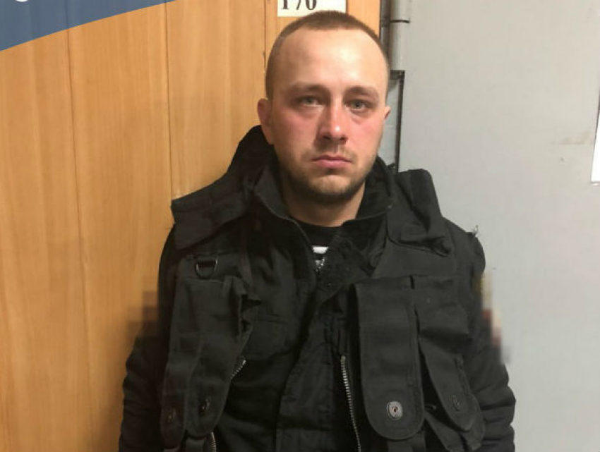 Хитрый лже-спецназовец вышел из тюрьмы и прикупив форму, стал вымогать деньги в центре Ростова