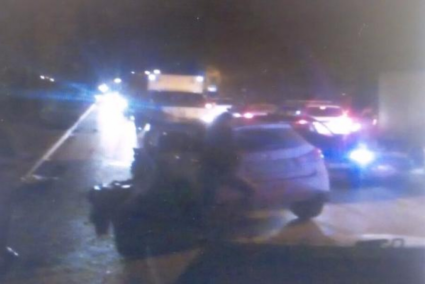  В Ростове МАЗ-14 расплющил иномарку, водитель которой скончался