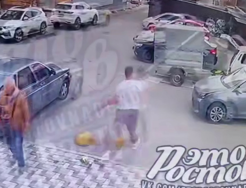 Полиция начала проверку после сноса флагштока в Ростове