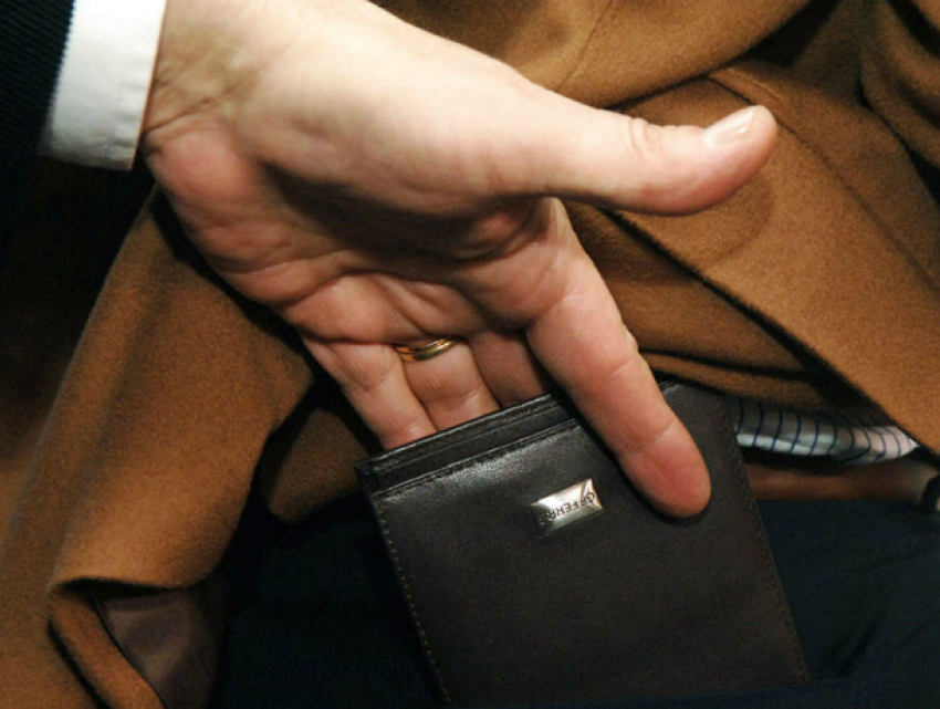 Отрубить руку вору-карманнику возжелал лишившийся дорогой кожаной куртки пассажир автобуса в Ростове