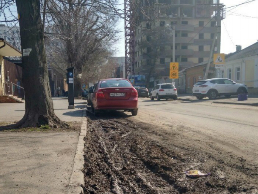 Платная автопарковка класса «люкс» с особой функцией для водителей появилась в центре Ростова