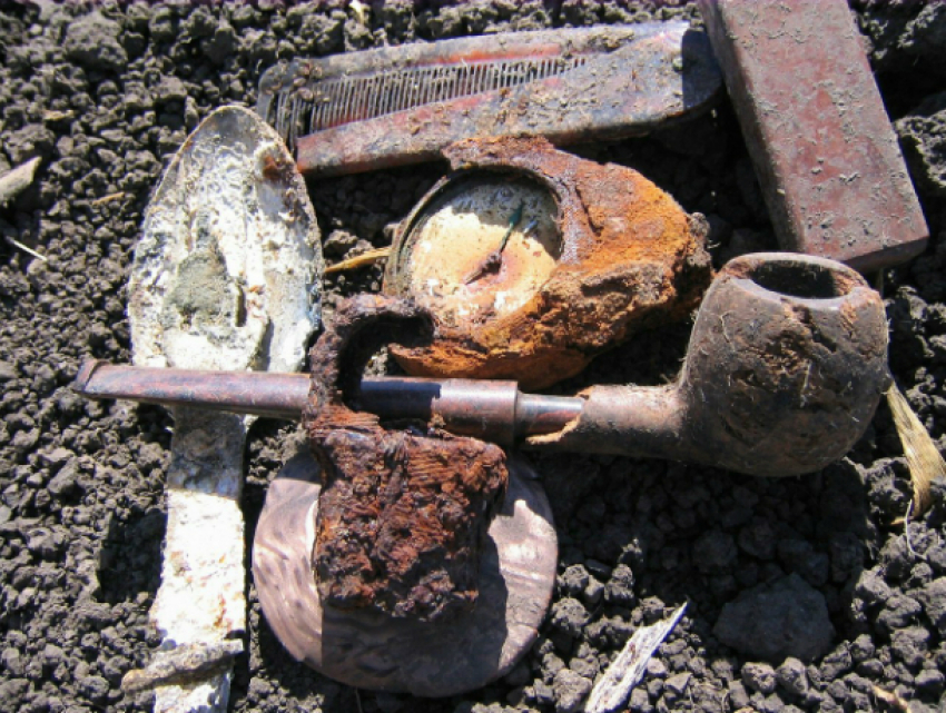 Остановившиеся часы указали точное время гибели немца под танком в Ростовской области 