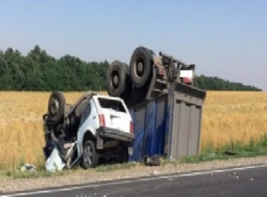 В тройном ДТП на трассе «Новошахтинск-Ростов» погибли два человека