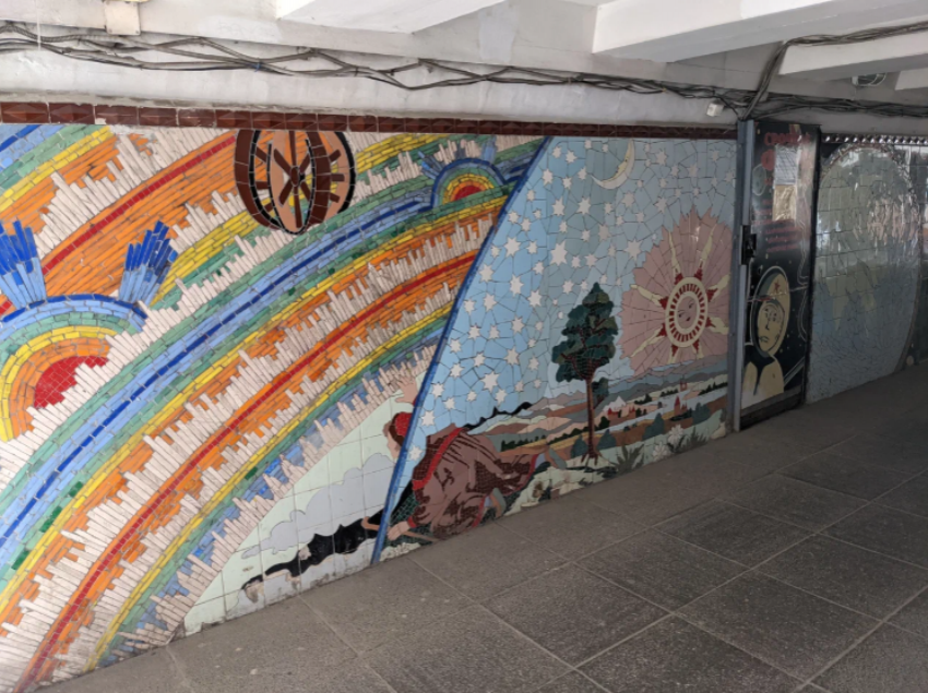 Минкульт отказывается брать советскую плитку для реставрации мозаик в подземных переходах Ростова