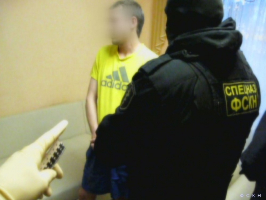 В Таганроге при задержании ОПГ драгдилеров изъяли почти 3 кг наркотиков