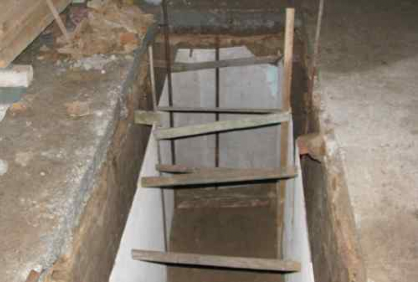 В Ростовской области похитители держали жертву в гаражной яме 