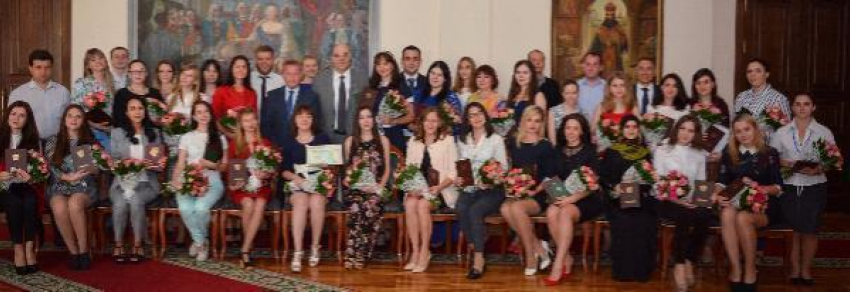 Больше 100 молодых врачей будут работать в медицинских учреждениях Ростова