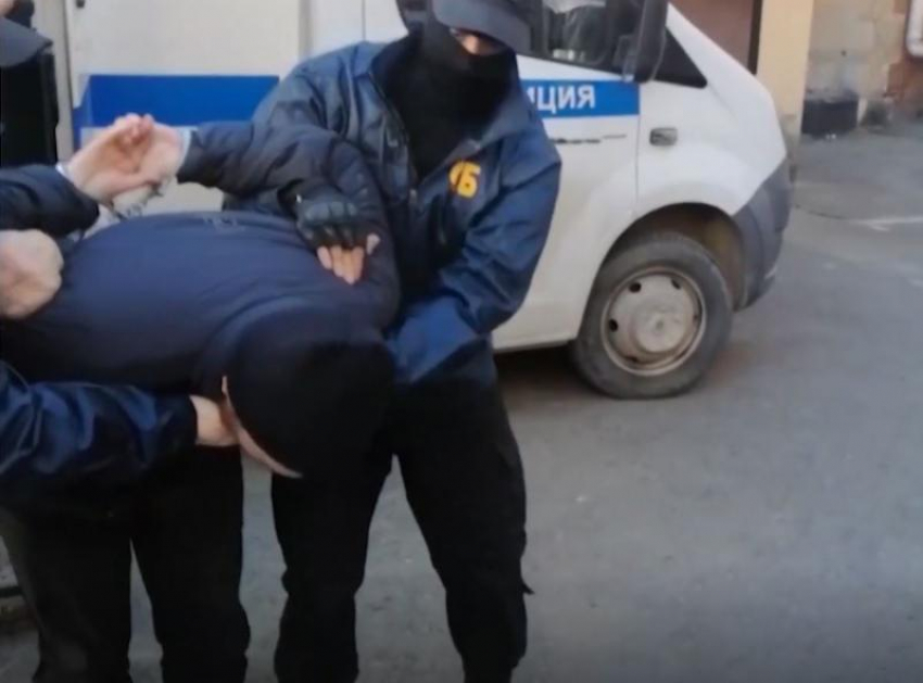 Прибывшего под видом беженца участника нацполка «Азов» задержали в Ростове-на-Дону