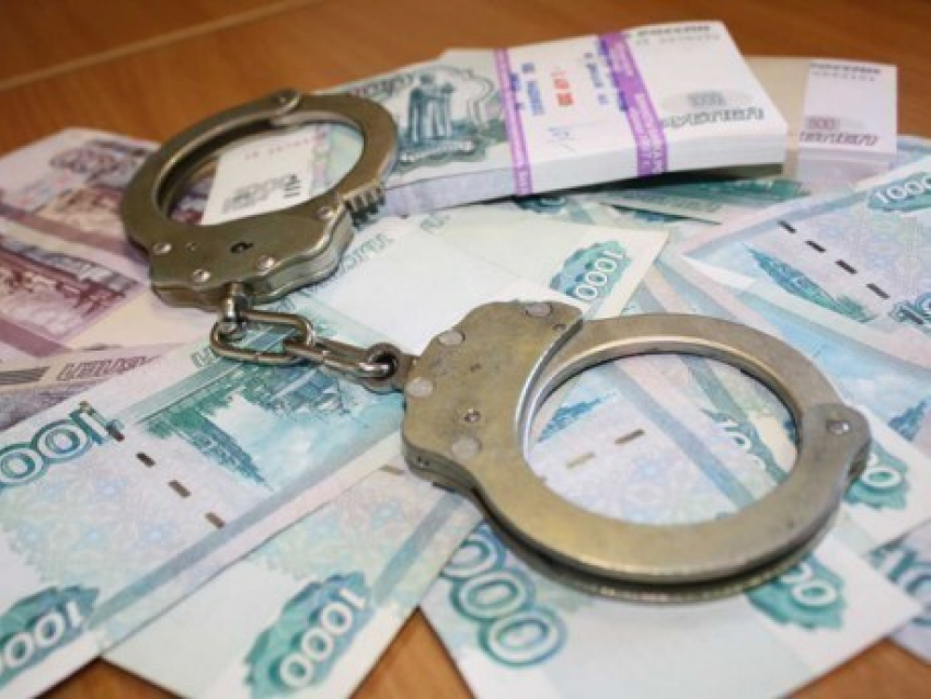 Два с половиной миллиона рублей присвоил мошенник, обещая ростовчанину сделать ремонт в доме 