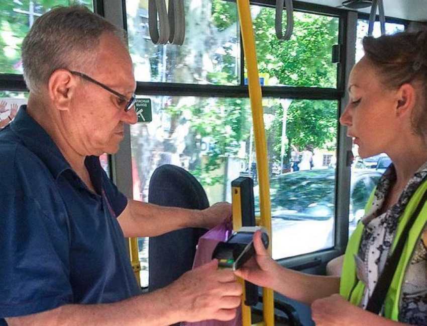 Озвучивание возраста оплативших проезд возмутило пассажиров в ростовских автобусах