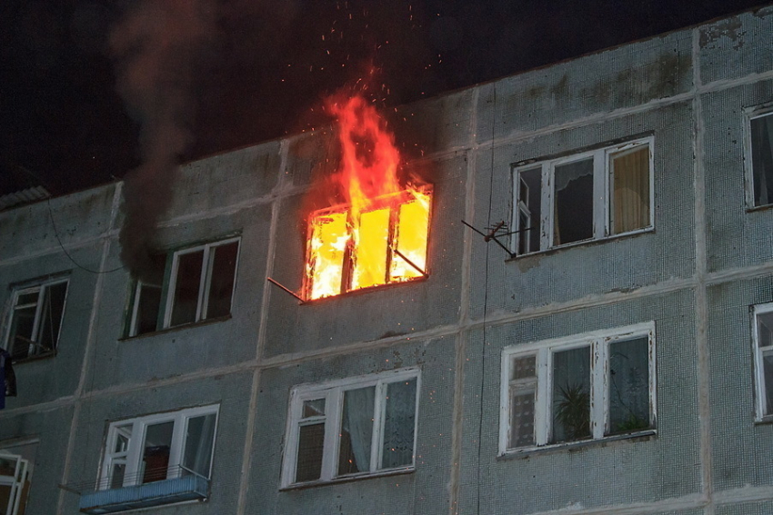 В Ростовской области во время пожара пострадала пенсионерка