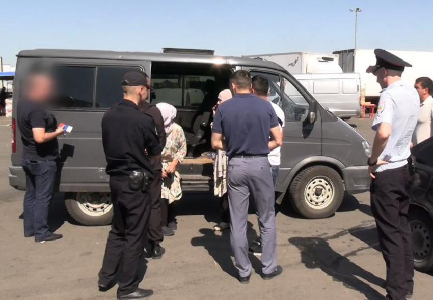 Полиция задержала 120 мигрантов в Ростове и Аксайском районе