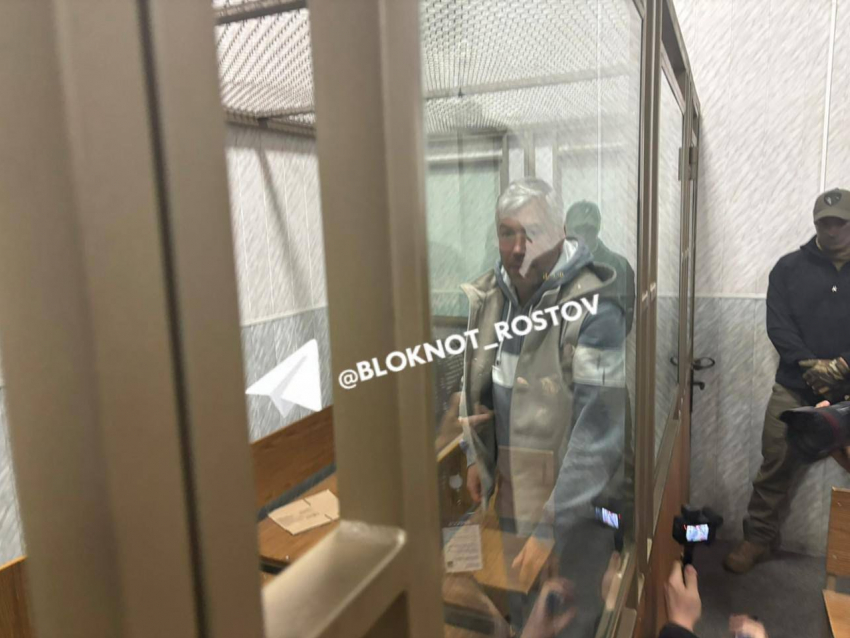 Алексея Логвиненко доставили в Ленинский суд Ростова для избрания меры пресечения