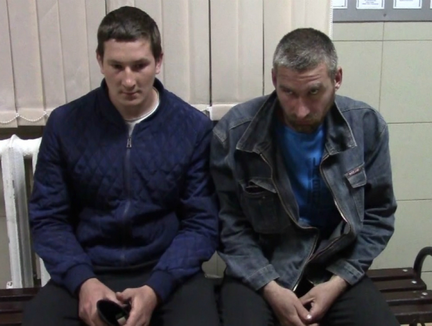 Задержание похитителей кладбищенских оград в Ростове сняли на видео
