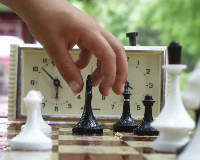 В Ростовской области стартовал турнир по быстрым шахматам среди мужчин