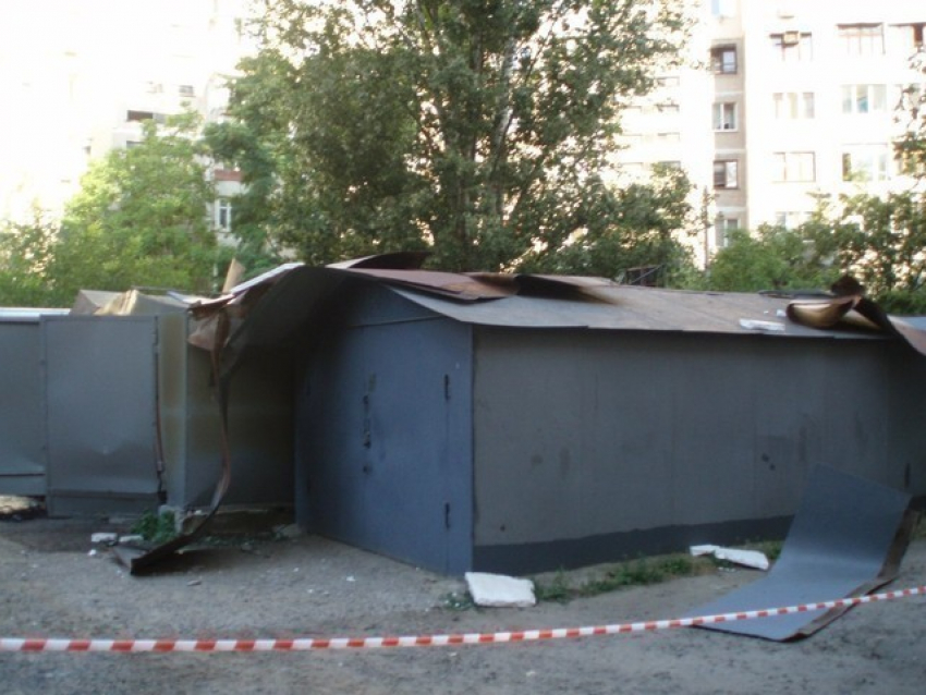 В Таганроге полицейский и гражданский пострадали во время взрыва в гараже