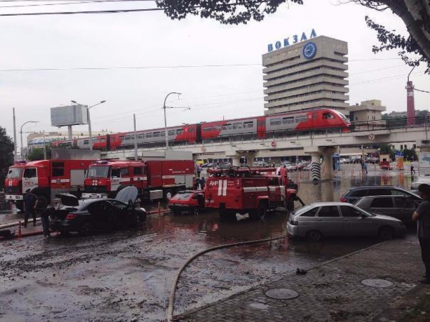 С привокзальной площади Ростова откачали 4500 кубометров воды