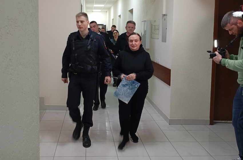 В авгиевых конюшнях ростовских судов подрубили щупальца коррупционному спруту