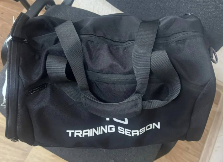 Мужчина похитил сумку подростка прямо с досмотровой ленты на таможне Ростовской области 