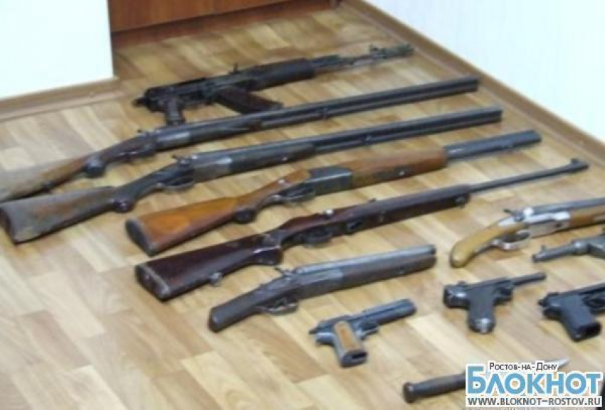 В Новочеркасске в подвале дома местного жителя обнаружен оружейный склад