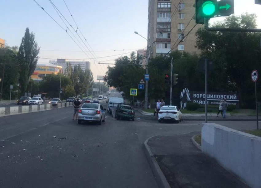 Девятилетняя девочка пострадала в ДТП на Нагибина в Ростове