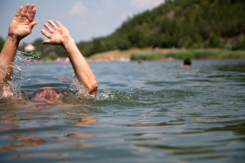На Дону утонул местный житель, который купался на диком пляже