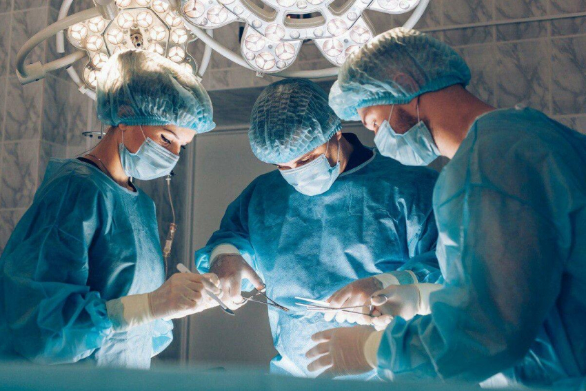 Ростовские хирурги восстановили лицо пациенту с множественными переломами  