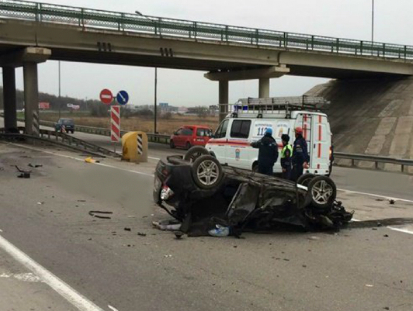 "Скоростной» водитель погиб от страшного удара об опору моста на трассе под Ростовом